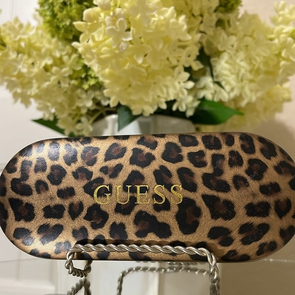 GUESS Leopard Print Brown/Black Eyeglass Case, Black Velvet inside. - Picture 10 of 10